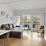 1 Bedroom Gorgeous In アパート Neksø